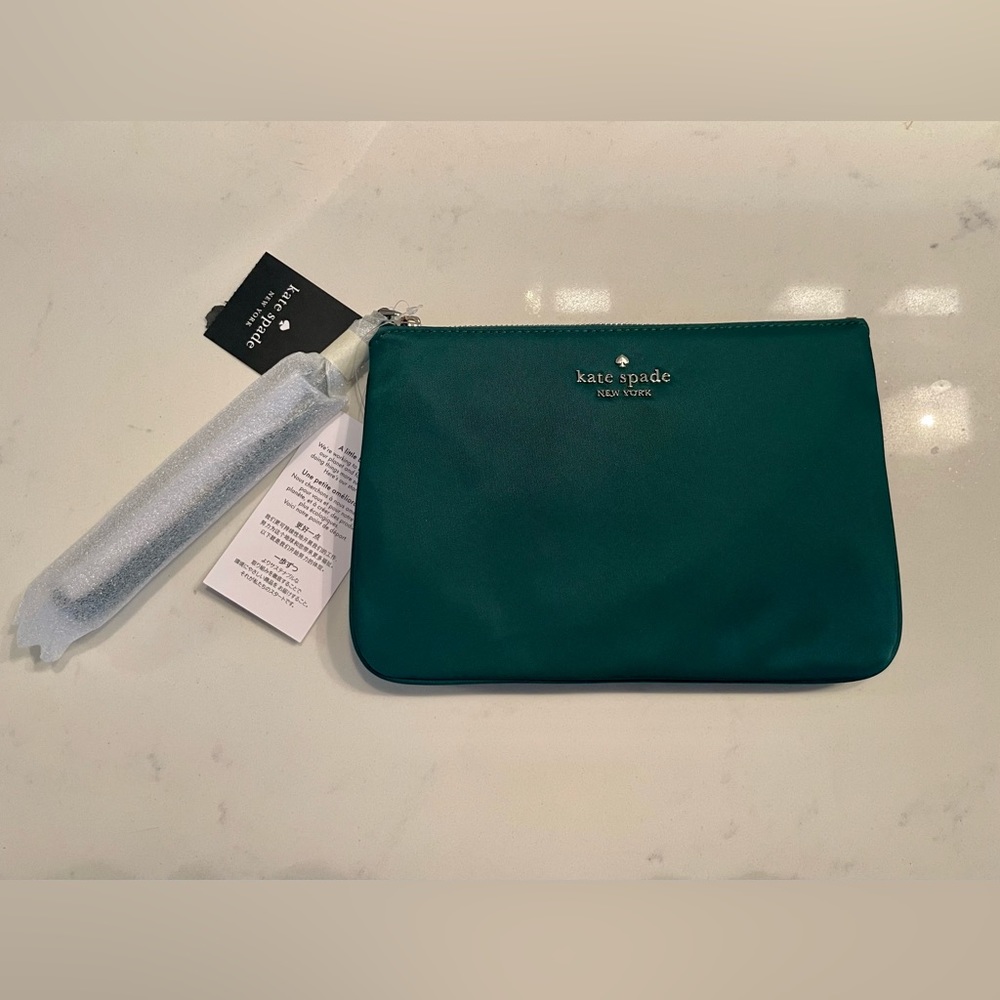 NWT Kate Spade Chelsea Wristlet Pouch